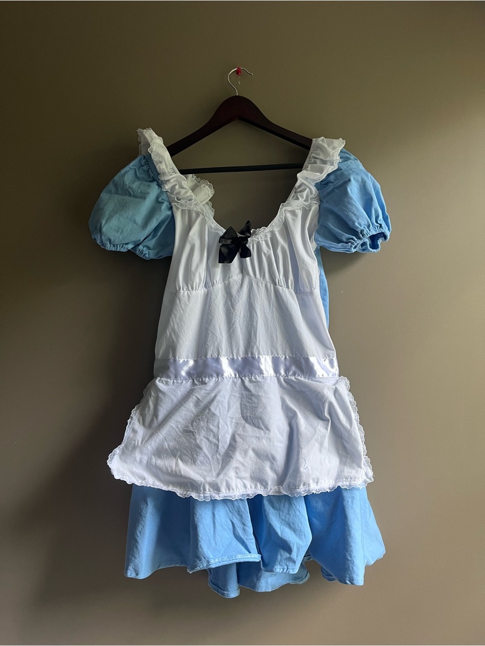 Women’s Alice in Wonderland Costume Blue and White Ruffle Dress XL BN stockings